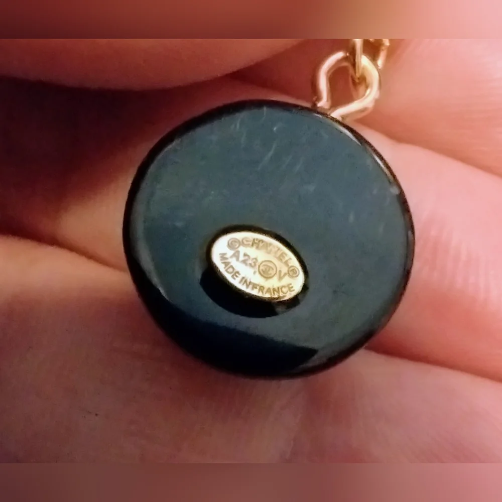 CC Zipper Pull Excellent Pre-loved Condition - Picture 3 of 5